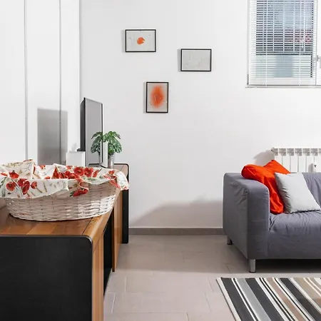 Staurenghi 5 M From Center Apartamento Varese