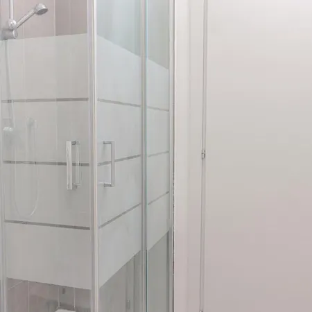 Apartamento Staurenghi 5 M From Center Varese